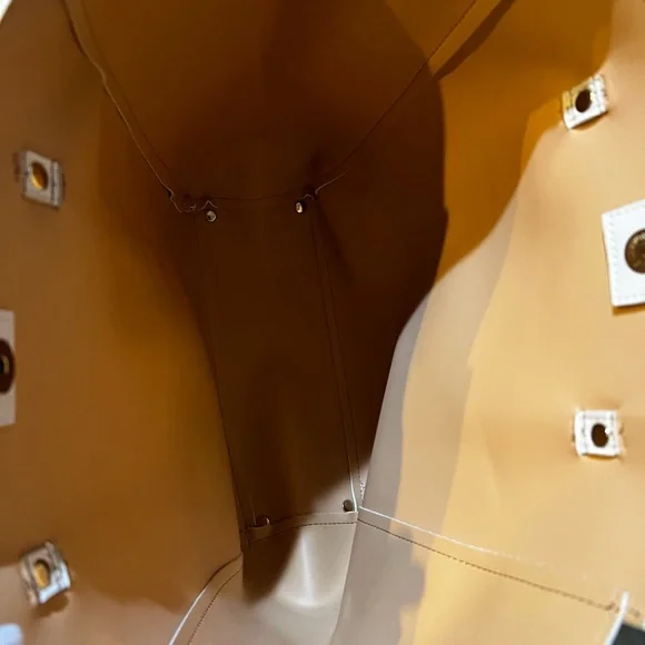 Estee Lauder Classic White Tote Bag - Picture 3 of 3